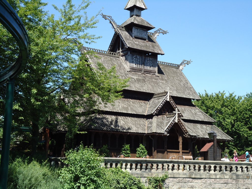 (127'742) - Norwegische Holzkirche am 7. Juli 2010 im Europapark Rust/Deutschland