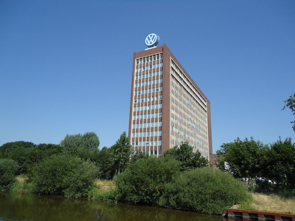 (127'810) - VW-B�rogeb�ude in Wolfsburg am 9. Juli 2010