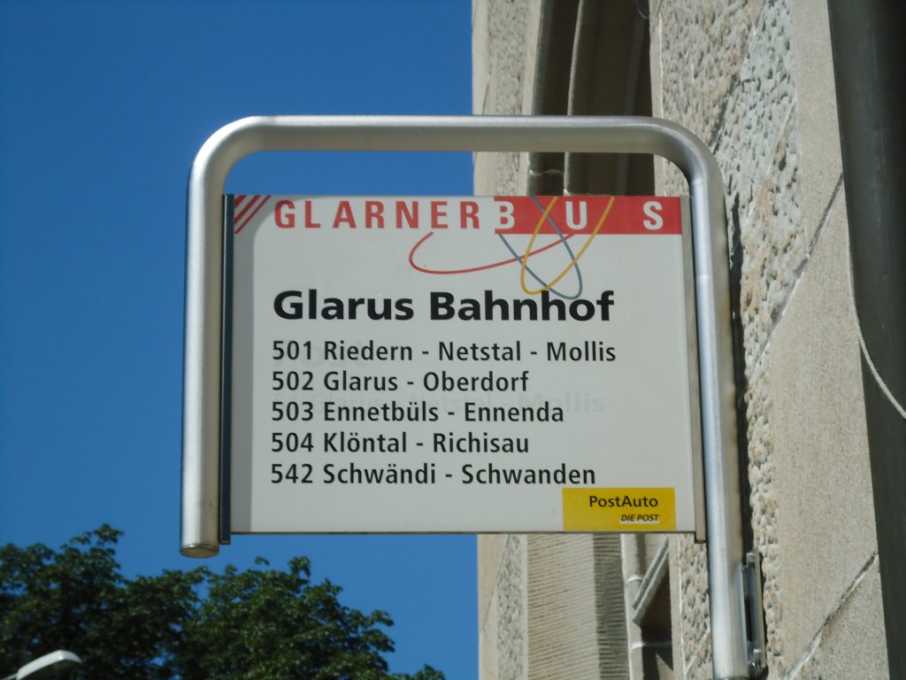 (128'258) - Glarnerbus-Haltestelle - Glarus, Bahnhof - am 7. August 2010