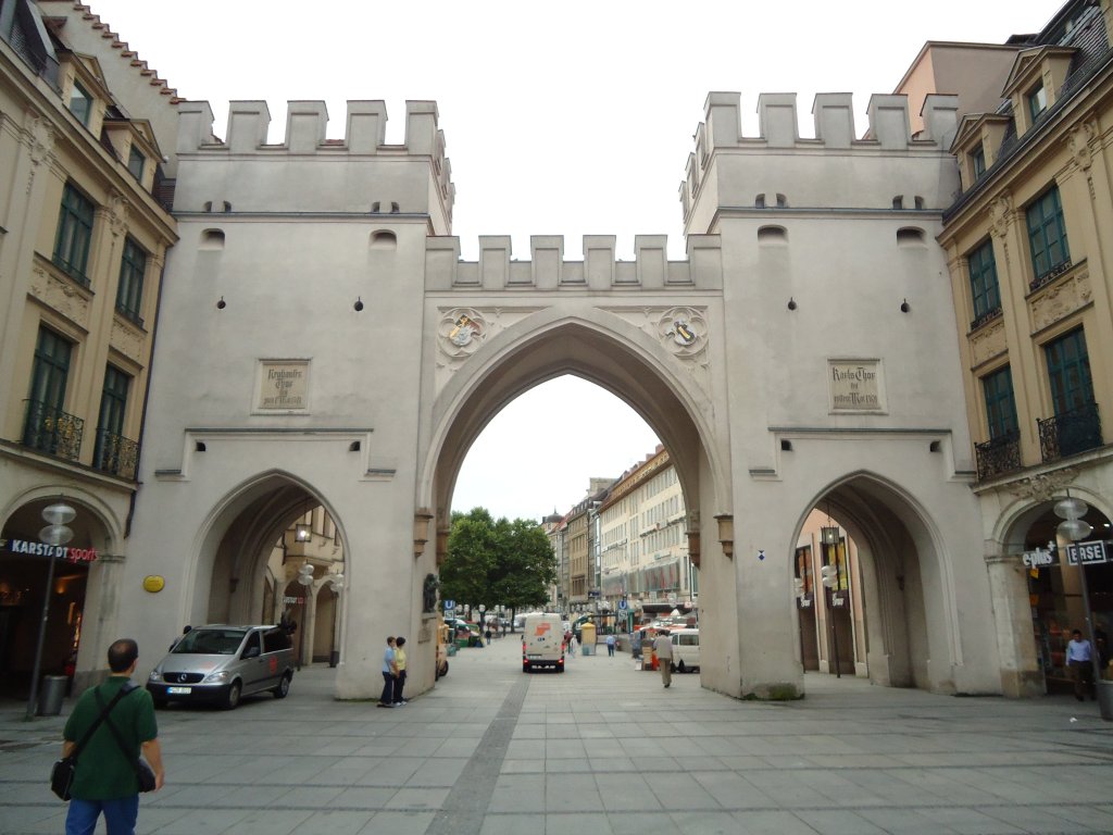 (128'592) - Stadttor in M�nchen am 11. August 2010