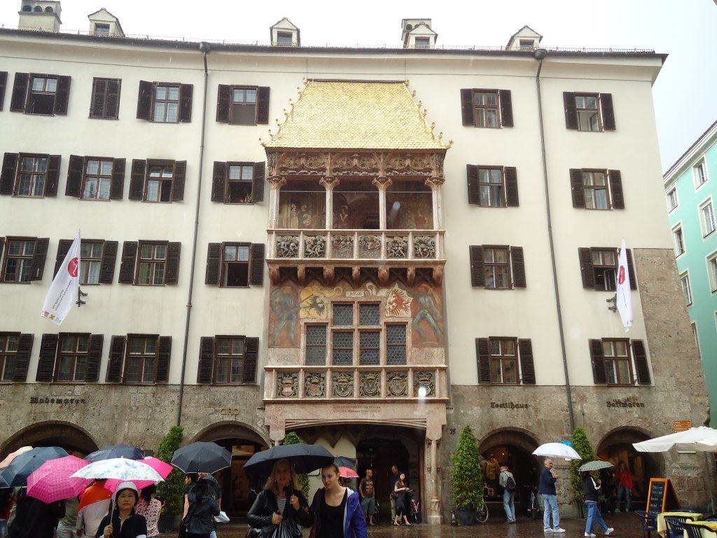 (128'672) - Das Goldene Dachl am 11. August 2010 in Innsbruck