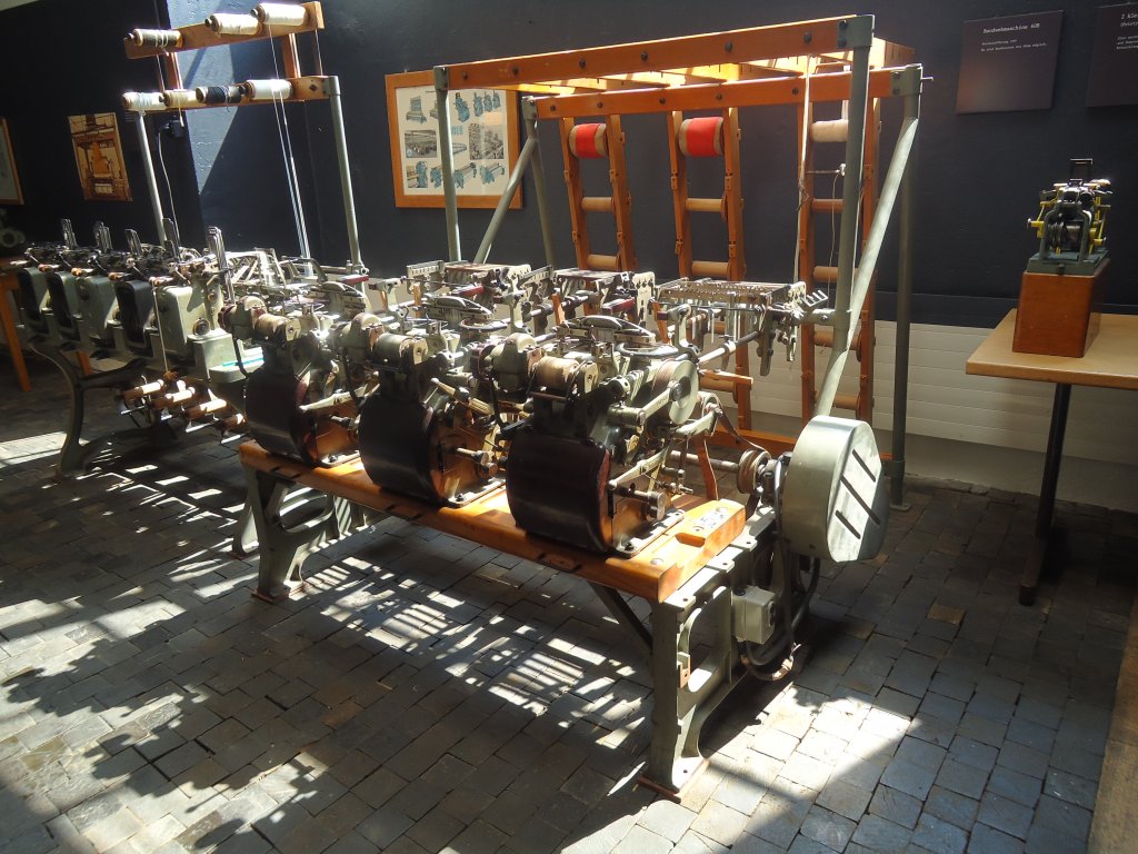 (128'838) - Im Saurer-Museum in Arbon: Zwei Maschinen am 21. August 2010