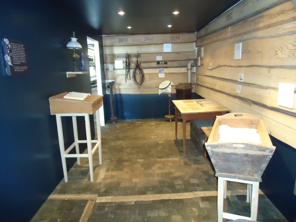 (128'850) - Im Saurer-Museum in Arbon: Im Eingangsbereich mit Ger�ten aus der Anfangszeit am 21. August 2010