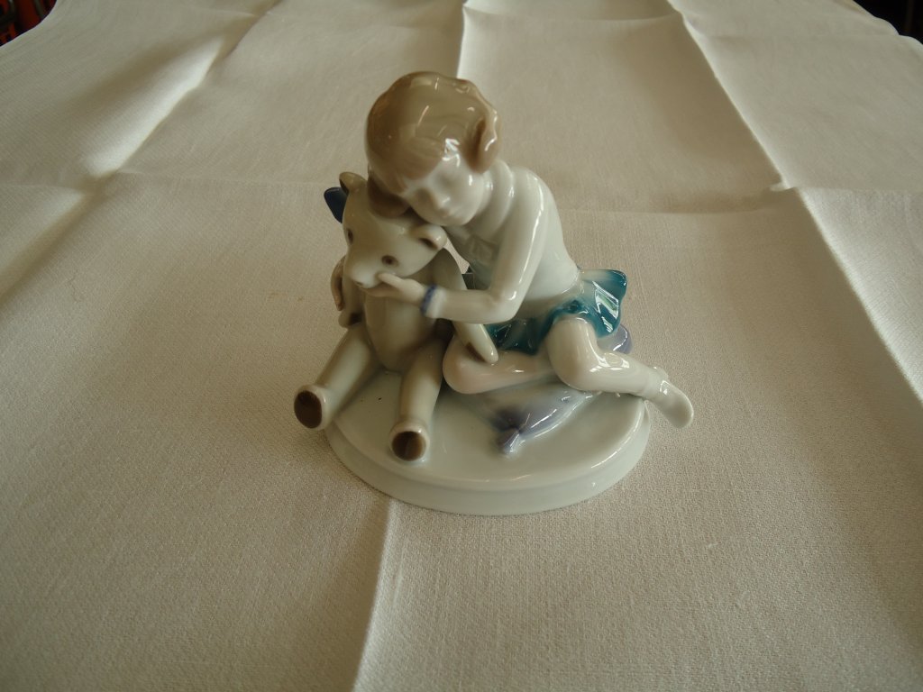 (129'205) - Rosenthal-Figur im BrockiShop am 3. September 2010