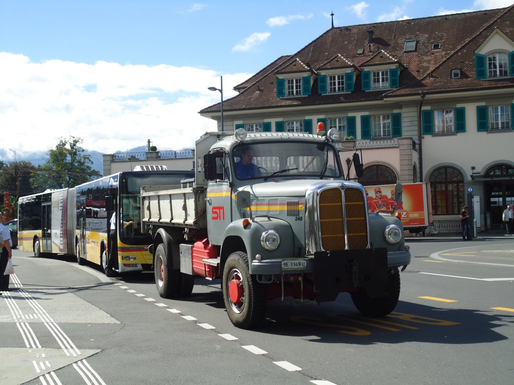 (129'609) - STI Thun - Nr. 148/BE 3349 U - Saurer (ex ATGH Heiligenschwendi Nr. 6) am 10. September 2010 beim Bahnhof Thun