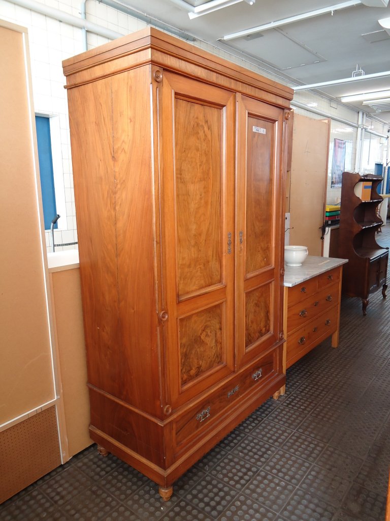 (129'688) - Schrank 2-t�rig im BrockiShop am 14. September 2010