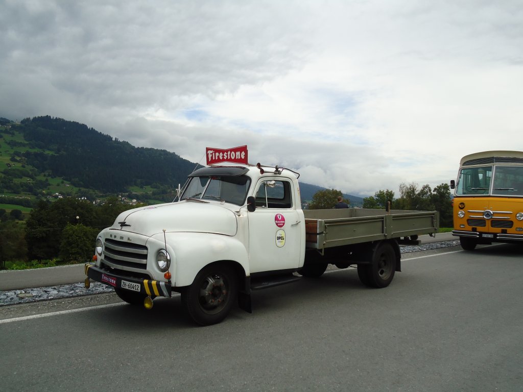 (129'891) - Opel - ZH 60'412 - am 18. September 2010 in Castrisch, Schleps