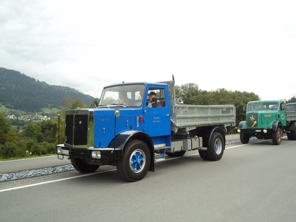 (129'898) - Roth, D�rnten - ZH 111'412 - FBW am 18. September 2010 in Castrisch, Schleps