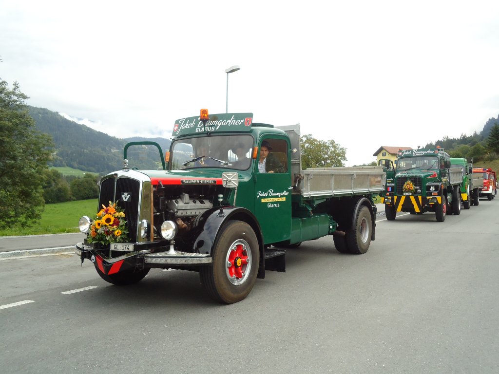 (129'907) - Baumgartner, Glarus - GL 174 - Berna am 18. September 2010 in Castrisch, Schleps