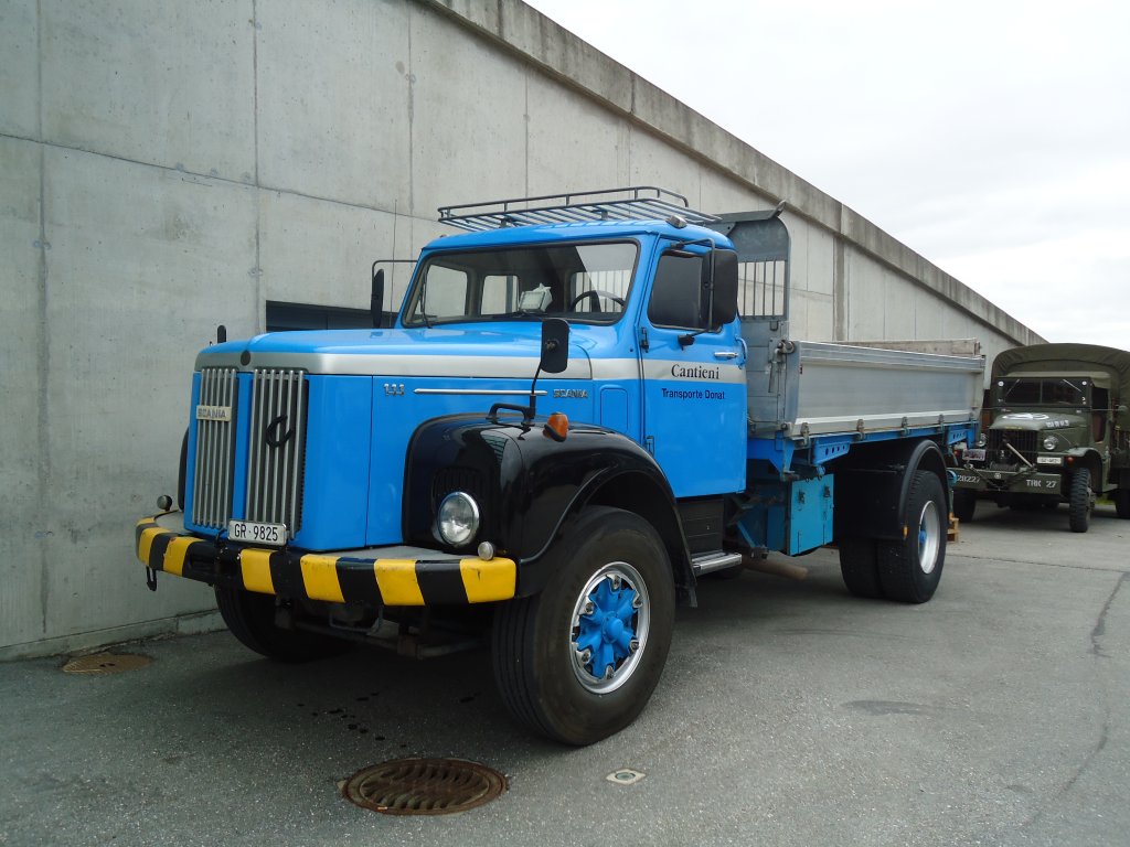 (129'962) - Cantieni, Donat - GR 9825 - Scania am 18. September 2010 in Breil, Milit�ranlage