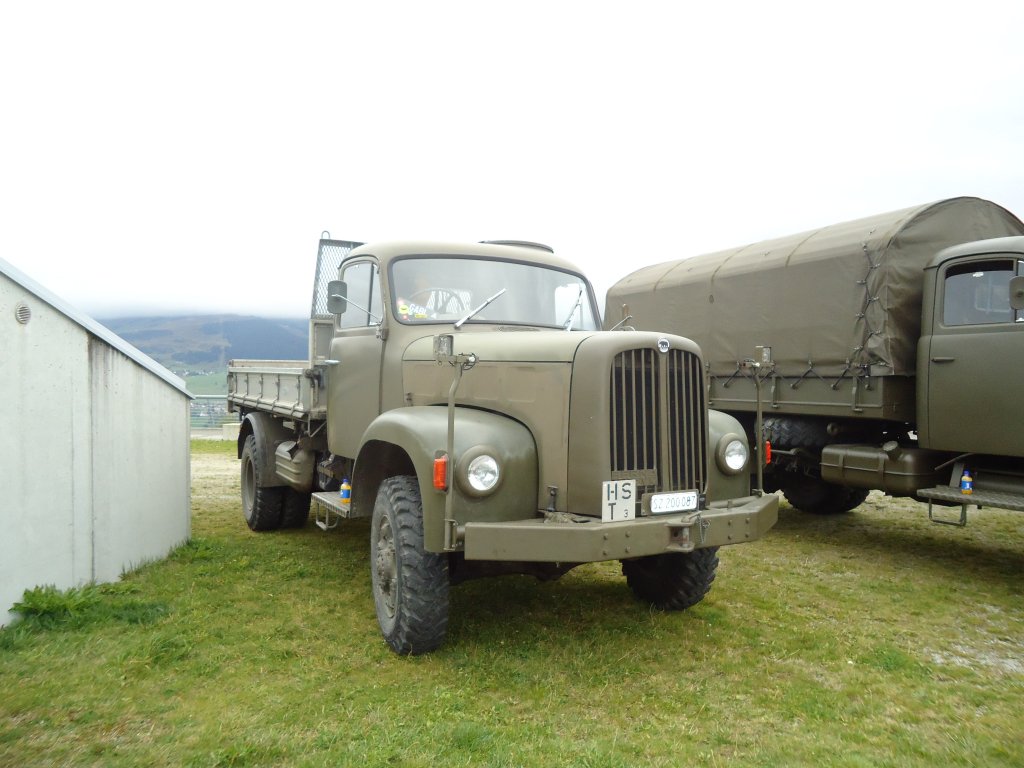 (130'020) - Berna-Lastwagen - SZ 200'087 - am 18. September 2010 in Breil, Milit�ranlage