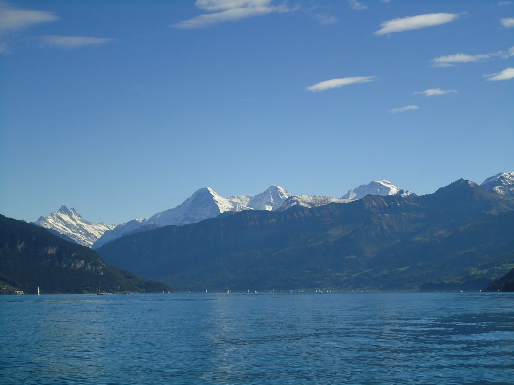 (130'128) - Eiger, M�nch und Jungfrau vom Thunersee aus am 3. Oktober 2010