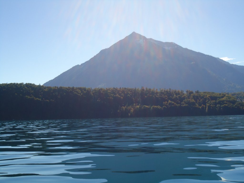 (130'129) - Der Niesen vom Thunersee aus am 3. Oktober 2010