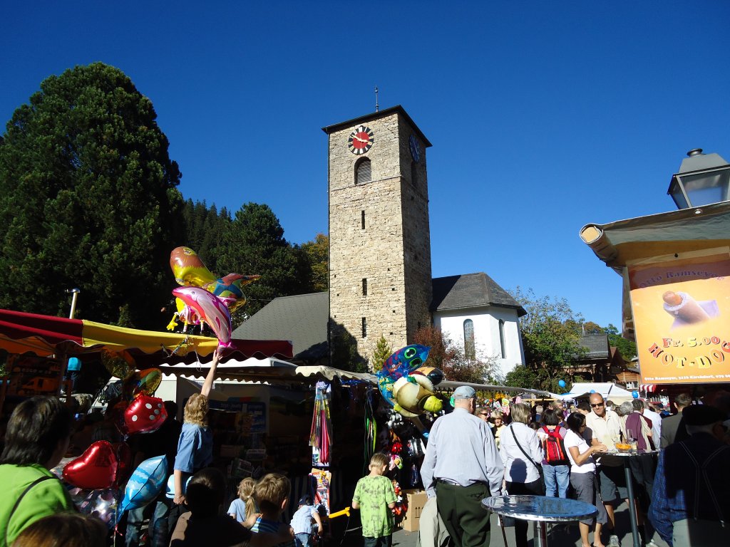 (130'276) - Die Kirche von Adelboden am 7. Oktober 2010