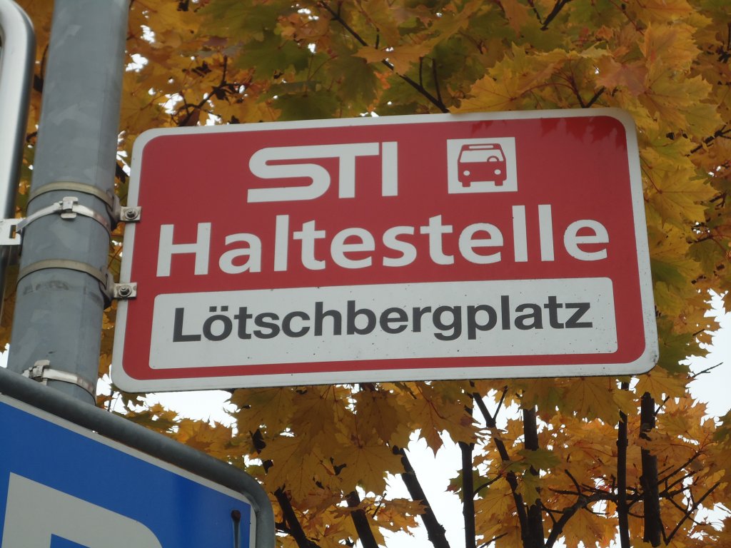(130'308) - STI-Haltestelle - Spiez, L�tschbergplatz - am 11. Oktober 2010