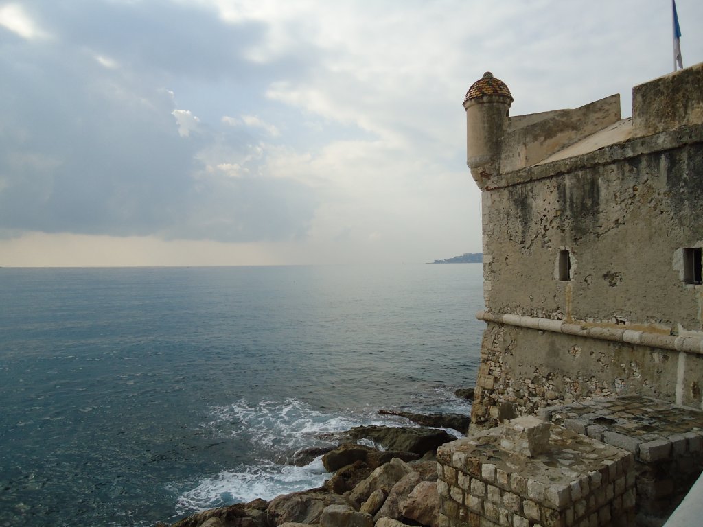 (130'678) - Burg in Menton am 16. Oktober 2010
