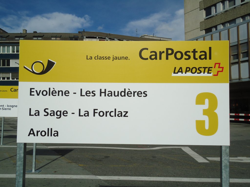 (130'863) - PostAuto-Haltestelle - Sion, Gare - am 1. November 2010