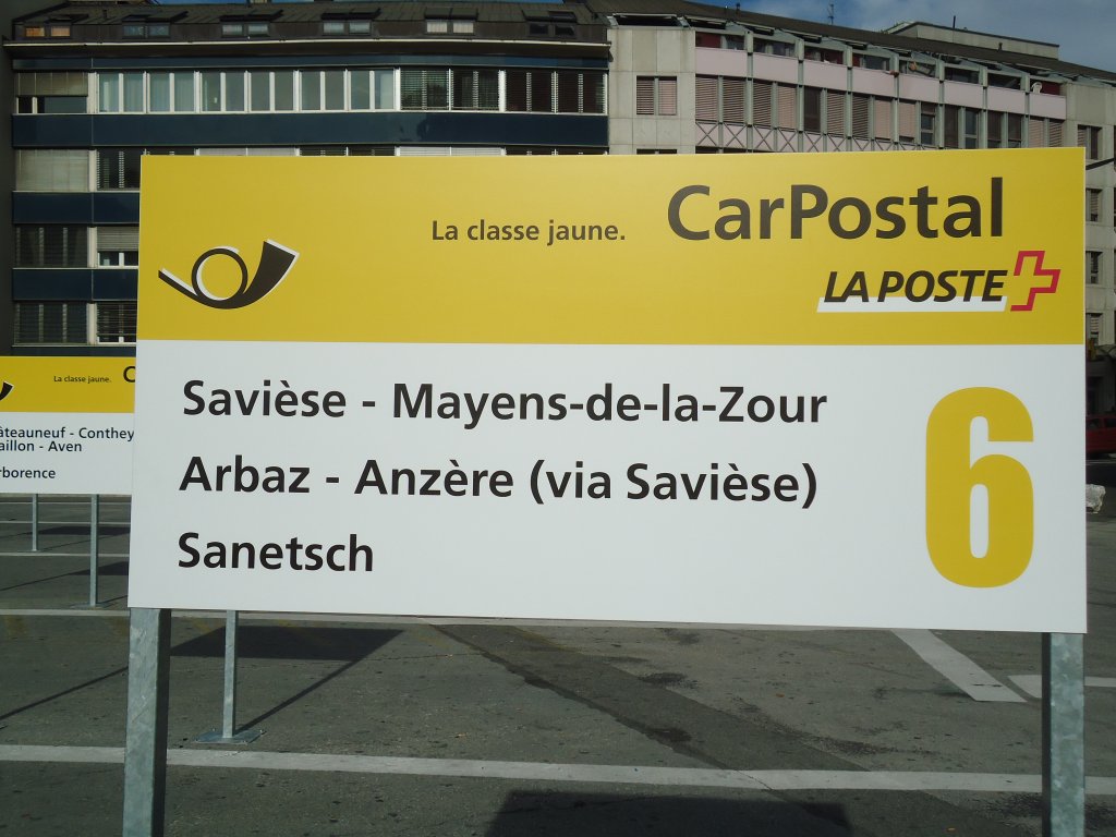 (130'866) - PostAuto-Haltestelle - Sion, Gare - am 1. November 2010