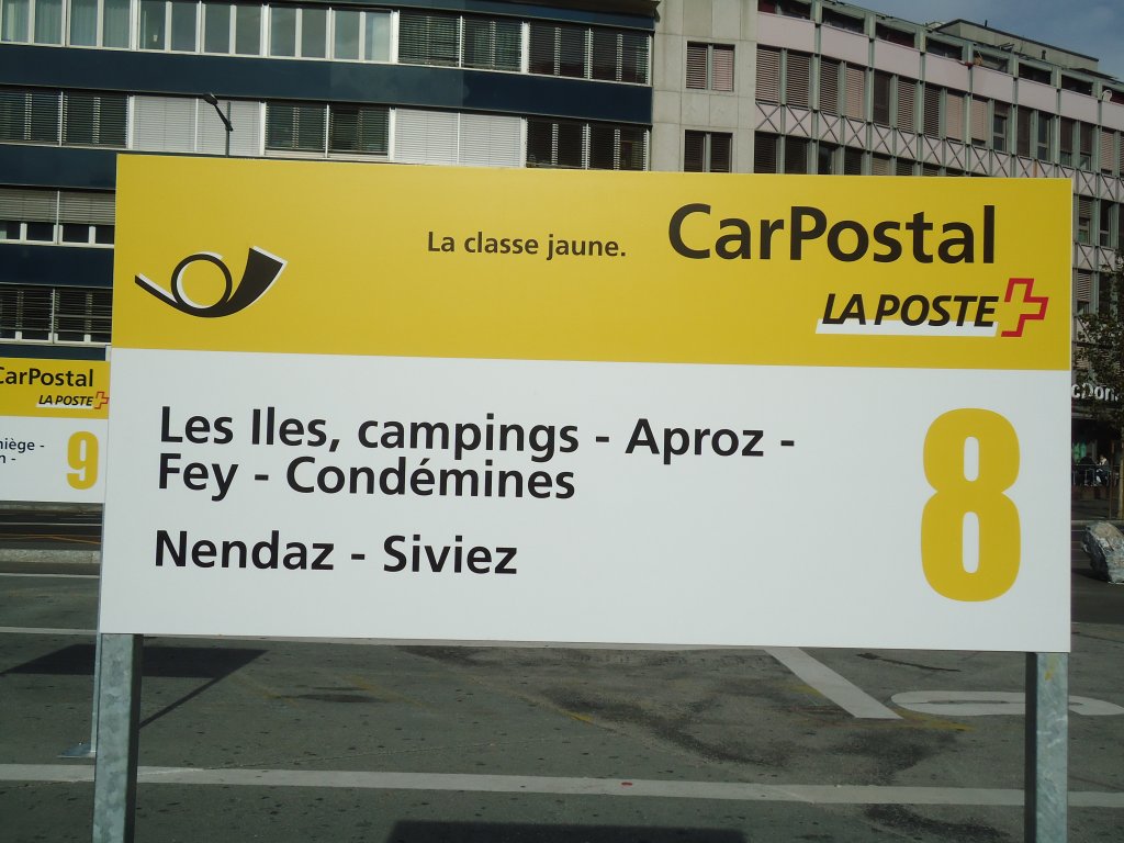 (130'868) - PostAuto-Haltestelle - Sion, Gare - am 1. November 2010