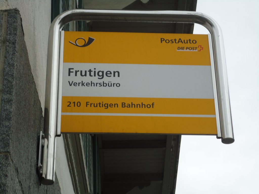 (130'997) - PostAuto-Haltestelle - Frutigen, Verkehrsb�ro - am 15. November 2010