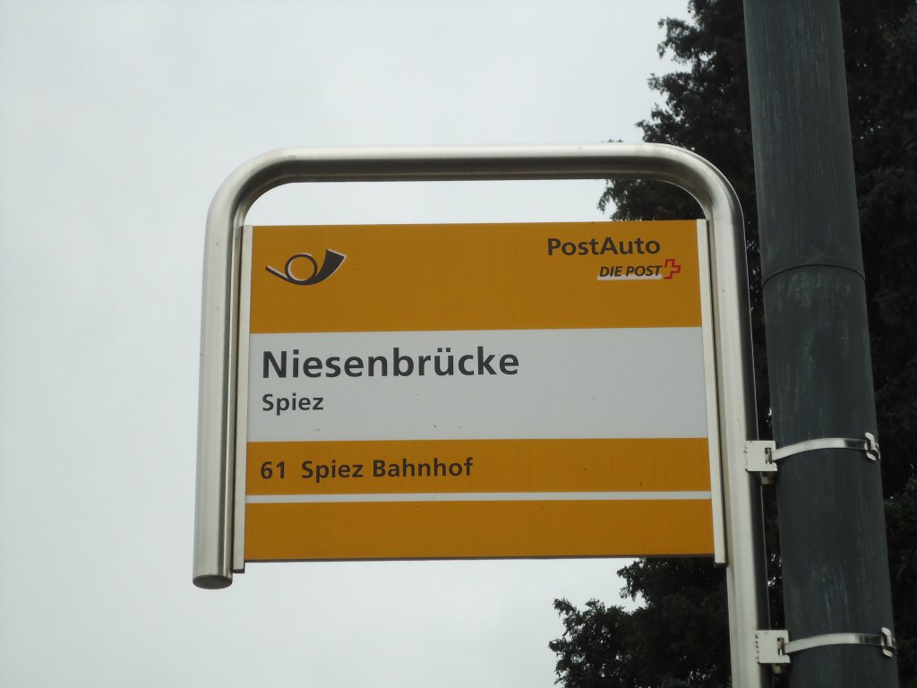(131'007) - PostAuto-Haltestelle - Spiez, Niesenbr�cke - am 15. November 2010