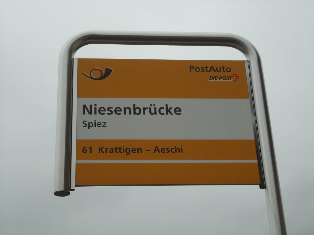(131'008) - PostAuto-Haltestelle - Spiez, Niesenbr�cke - am 15. November 2010