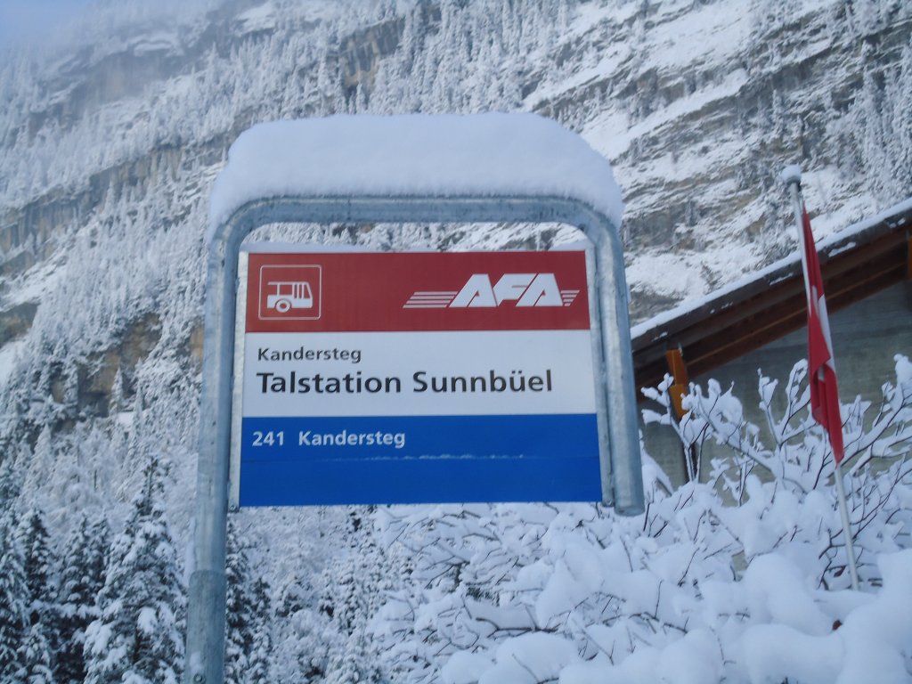 (131'675) - AFA-Haltestelle - Kandersteg, Talstation Sunnb�el - am 26. Dezember 2010