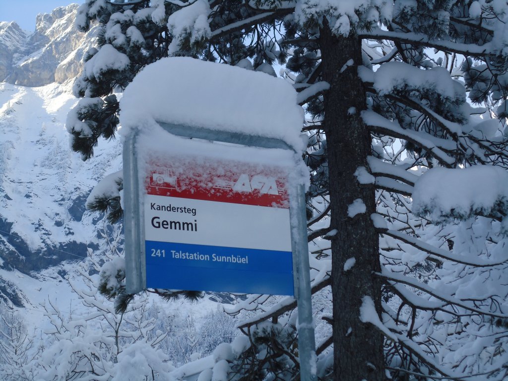 (131'677) - AFA-Haltestelle - Kandersteg, Gemmi - am 26. Dezember 2010