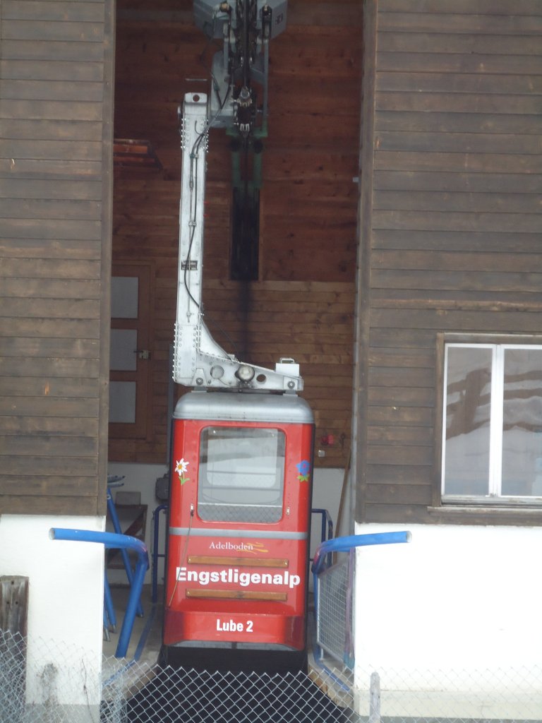 (132'268) - Nostalgie-Luftseilbahn - Lube 2 - am 9. Januar 2011 in Adelboden, Unter dem Birg