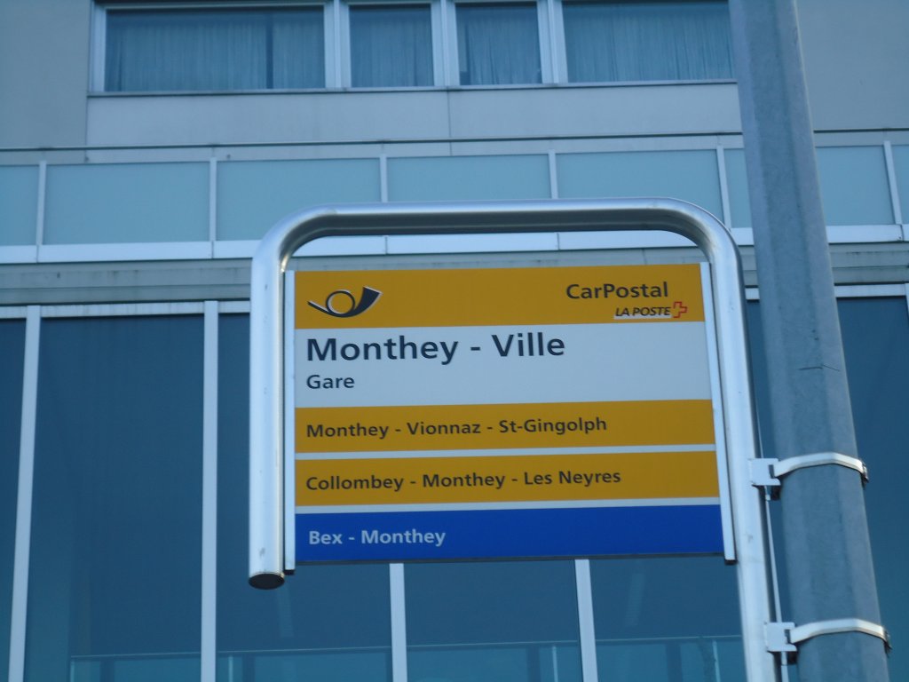 (132'407) - PostAuto-Haltestelle - Monthey-Ville, Gare - am 22. Januar 2011