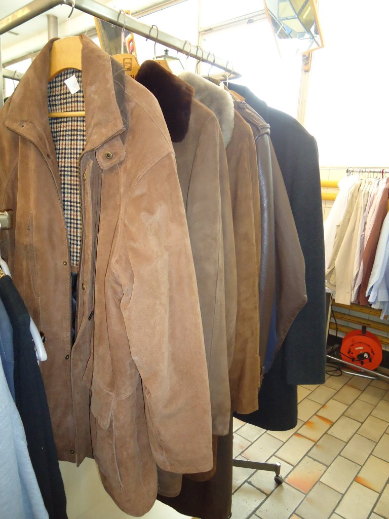 (132'657) - Winterkleider im BrockiShop am 2. M�rz 2011