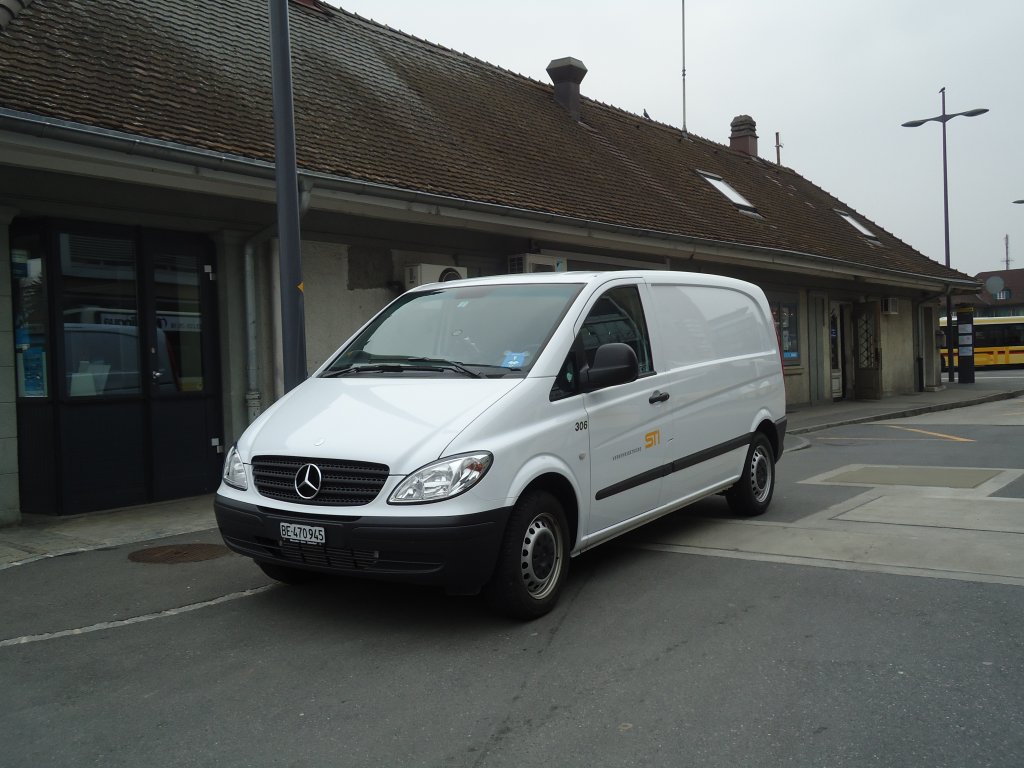 (132'678) - STI Thun - Nr. 306/BE 470'945 - Mercedes am 7. M�rz 2011 beim Bahnhof Thun