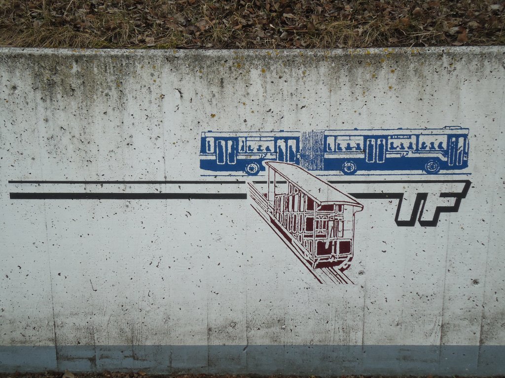 (132'721) - Alte TF-Bemalung an der Mauer bei der Garage am 7. M�rz 2011 in Fribourg