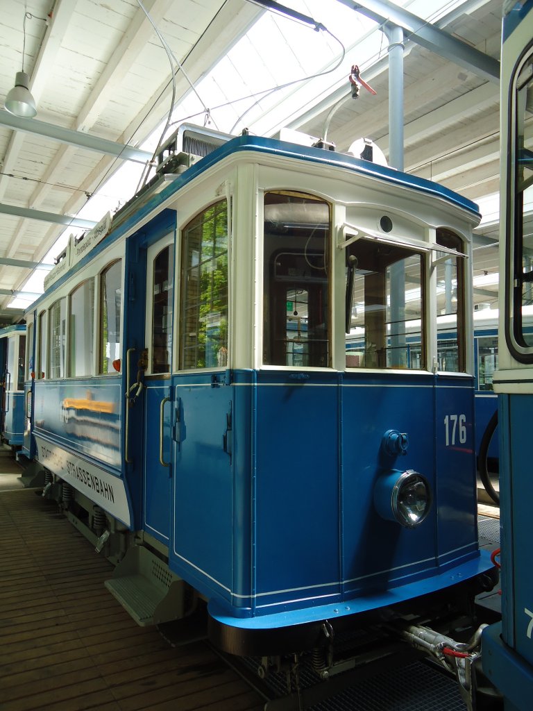 (133'465) - VBZ-Tram - Nr. 176 - am 25. April 2011 in Z�rich, Trammuseum