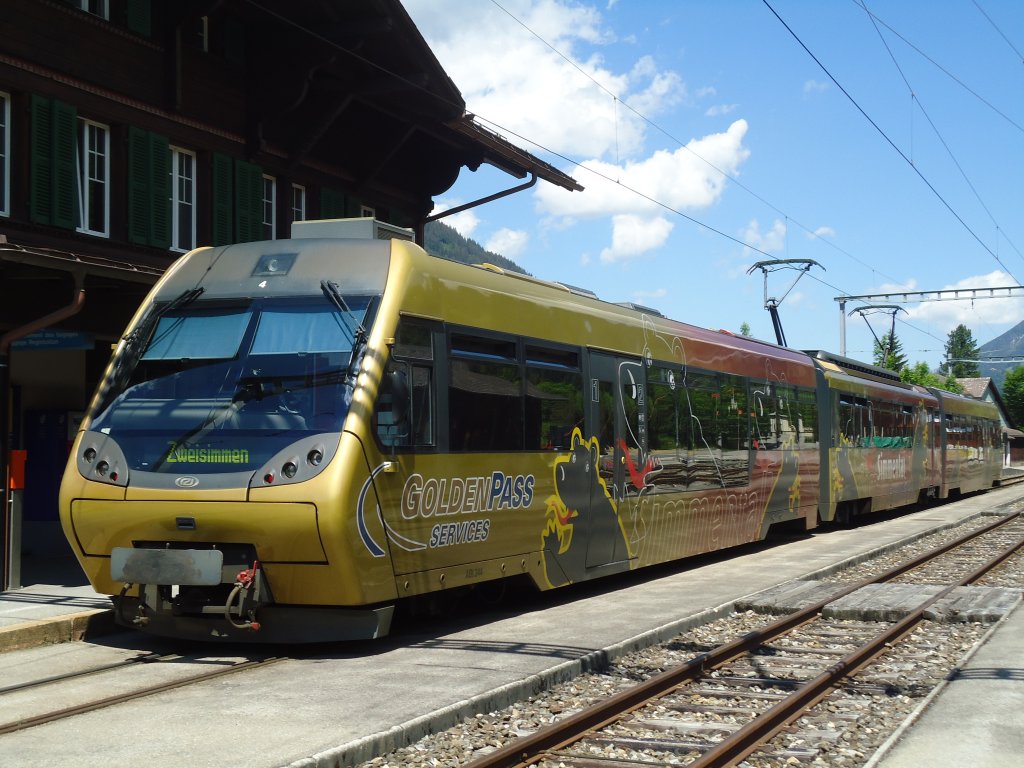 (133'931) - MOB-Pendelzug - Nr. 344 - am 30. Mai 2011 im Bahnhof Lenk