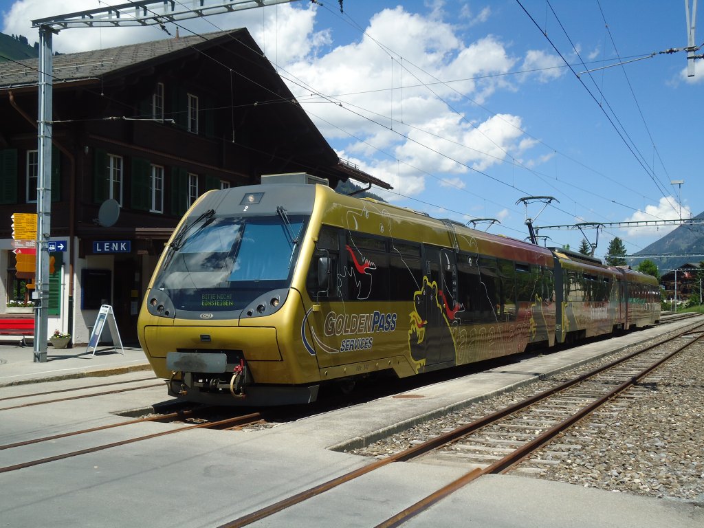 (133'933) - MOB-Pendelzug - Nr. 342 - am 30. Mai 2011 im Bahnhof Lenk