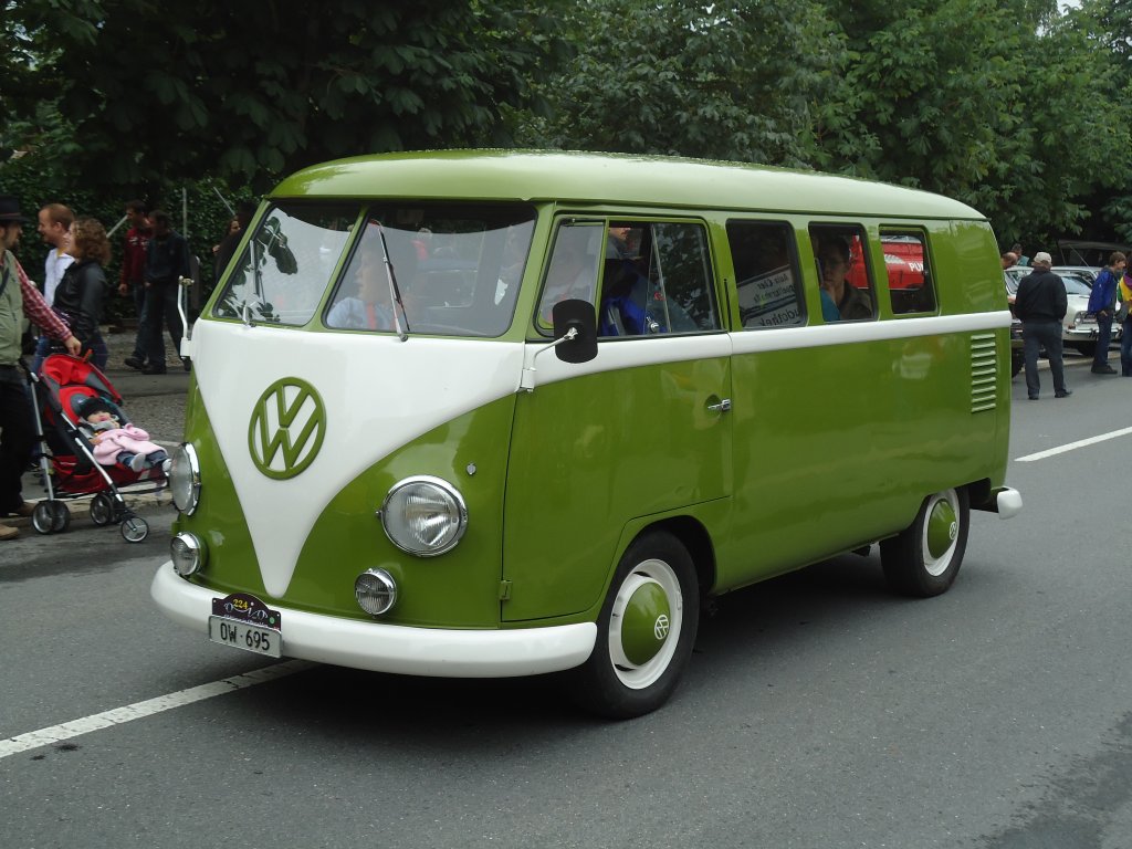 (134'104) - VW-Bus - OW 695 - am 11. Juni 2011 in Sarnen, OiO