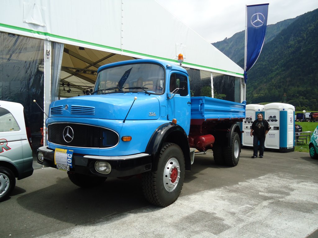 (134'329) - Mercedes - ZH 32'728 U - am 25. Juni 2011 in Interlaken, Flugplatz