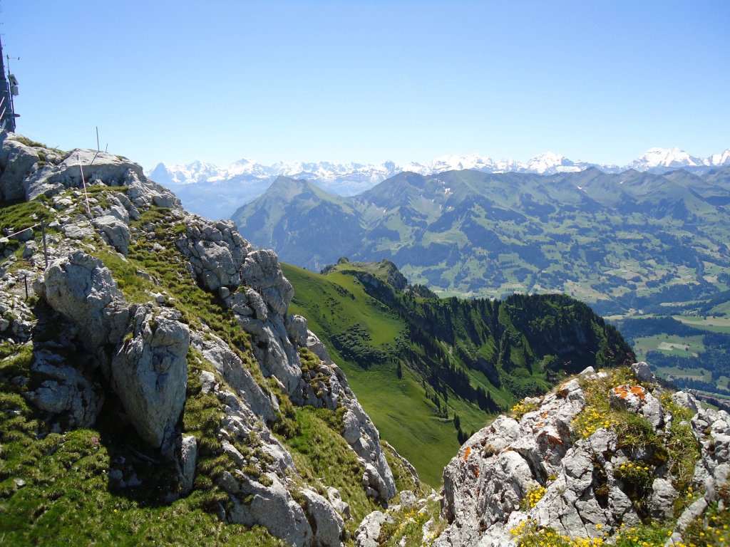 (134'454) - Aussicht vom Stockhorn am 26. Juni 2011