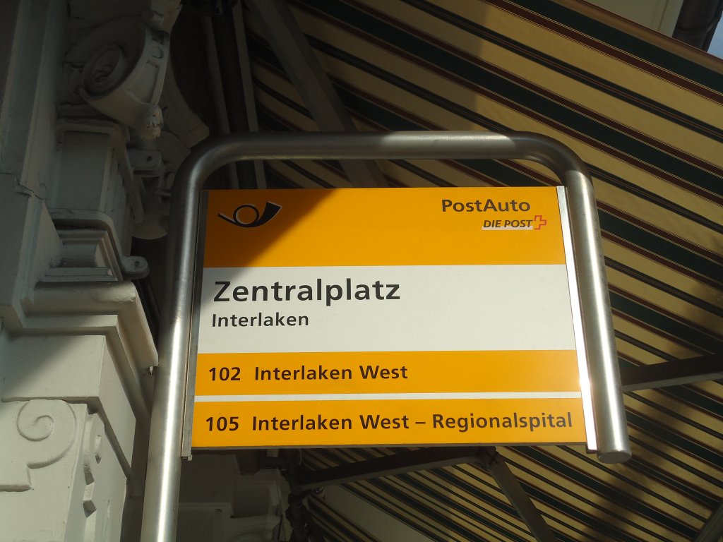 (134'541) - PostAuto-Haltestelle - Interlaken, Zentralplatz - am 27. Juni 2011