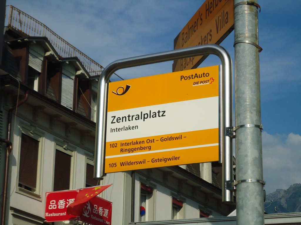 (134'542) - PostAuto-Haltestelle - Interlaken, Zentralplatz - am 27. Juni 2011