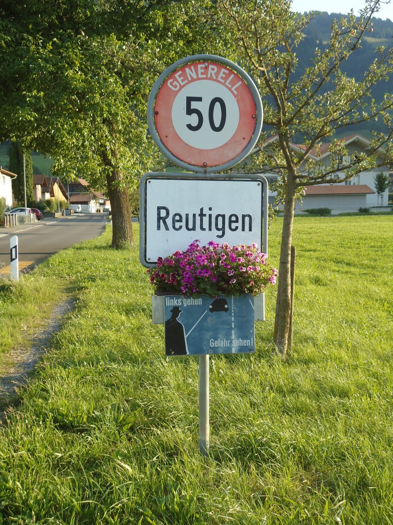 (134'634) - Ortsbeginn von Reutigen + H�chstgeschwindigkeit am 2. Juli 2011