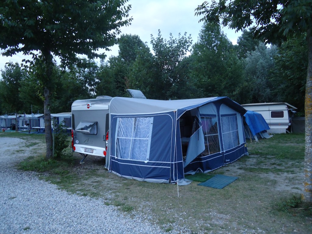 (135'183) - Wohnwagen - BE 191'715 - am 16. Juli 2011 in Yvonand, Camping de la Menthue