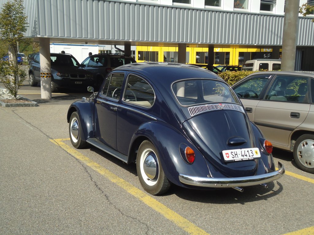 (136'145) - VW-K�fer - SH 4413 - am 25. September 2011 in Schaffhausen, Busdepot