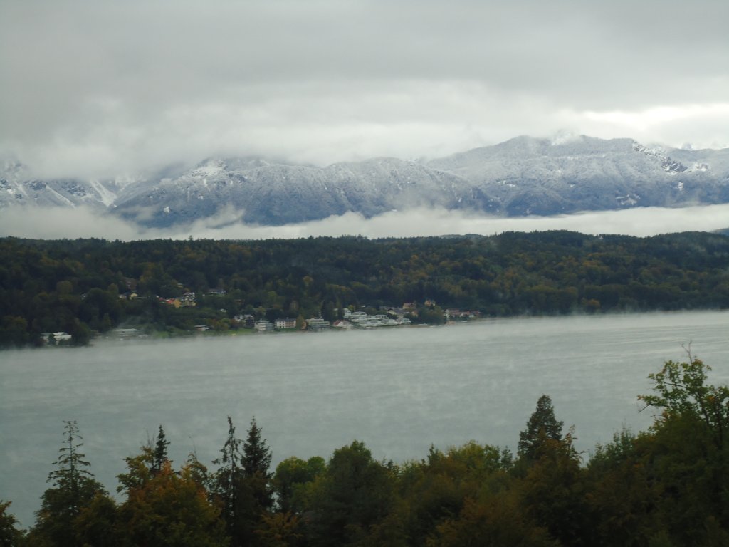 (136'579) - Wetterstimmung am W�rthersee am 7. Oktober 2011