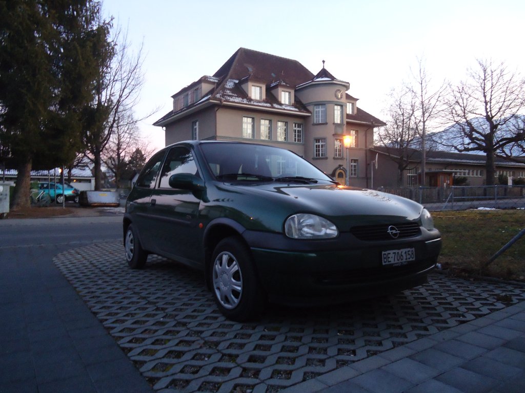 (137'728) - Opel - BE 706'158 - am 18. Februar 2012 in Thun-Lerchenfeld