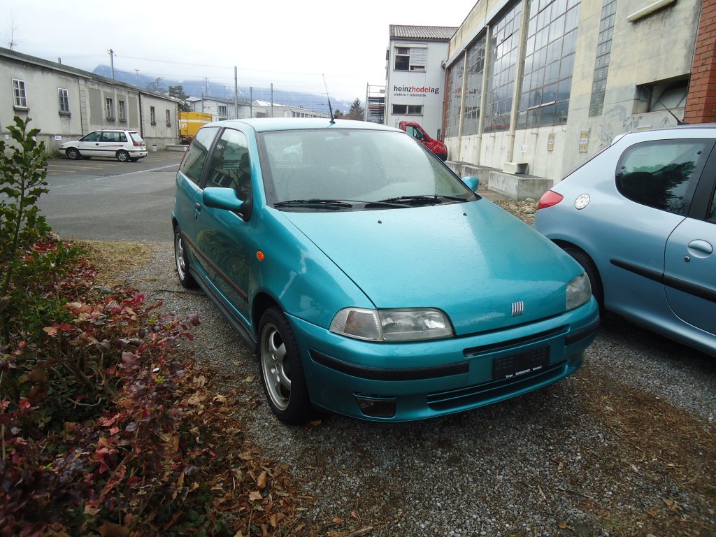 (138'365) - Fiat Punto am 18. M�rz 2012 in Thun, Rosenau