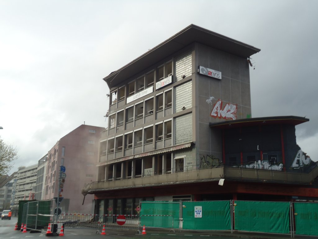 (138'541) - Abbruch vom Kino Rex in Thun am 16. April 2012