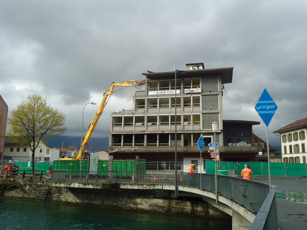 (138'544) - Abbruch vom Kino Rex in Thun am 16. April 2012