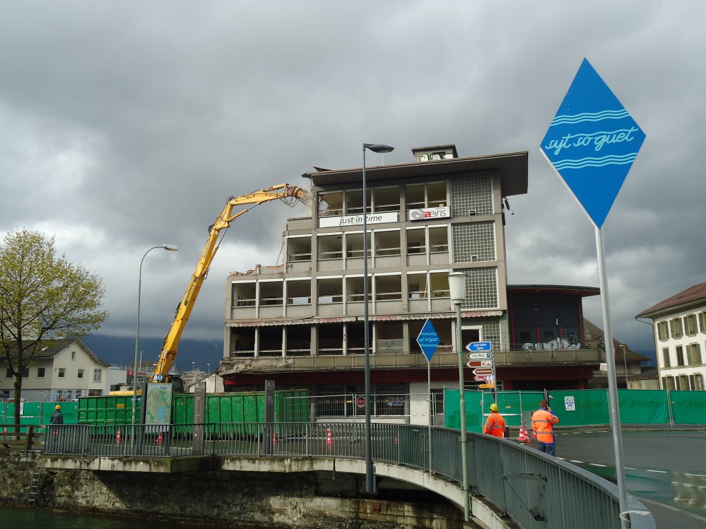 (138'545) - Abbruch vom Kino Rex in Thun am 16. April 2012